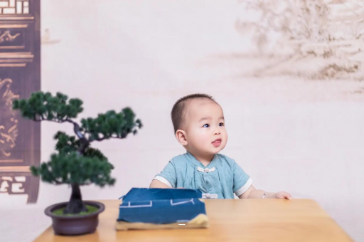 益阳三个月宝宝抬头不稳